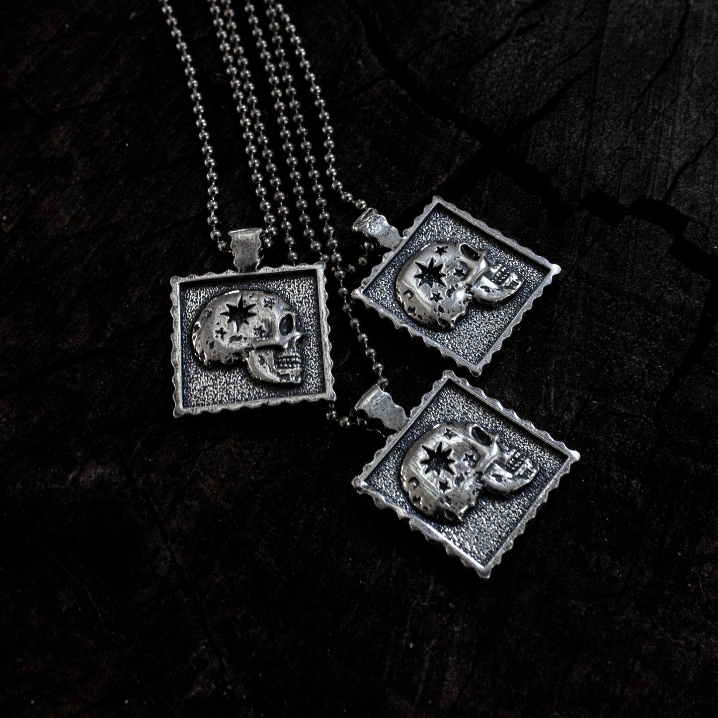 STERLING SILVER 'VISITOR' NECKLACE