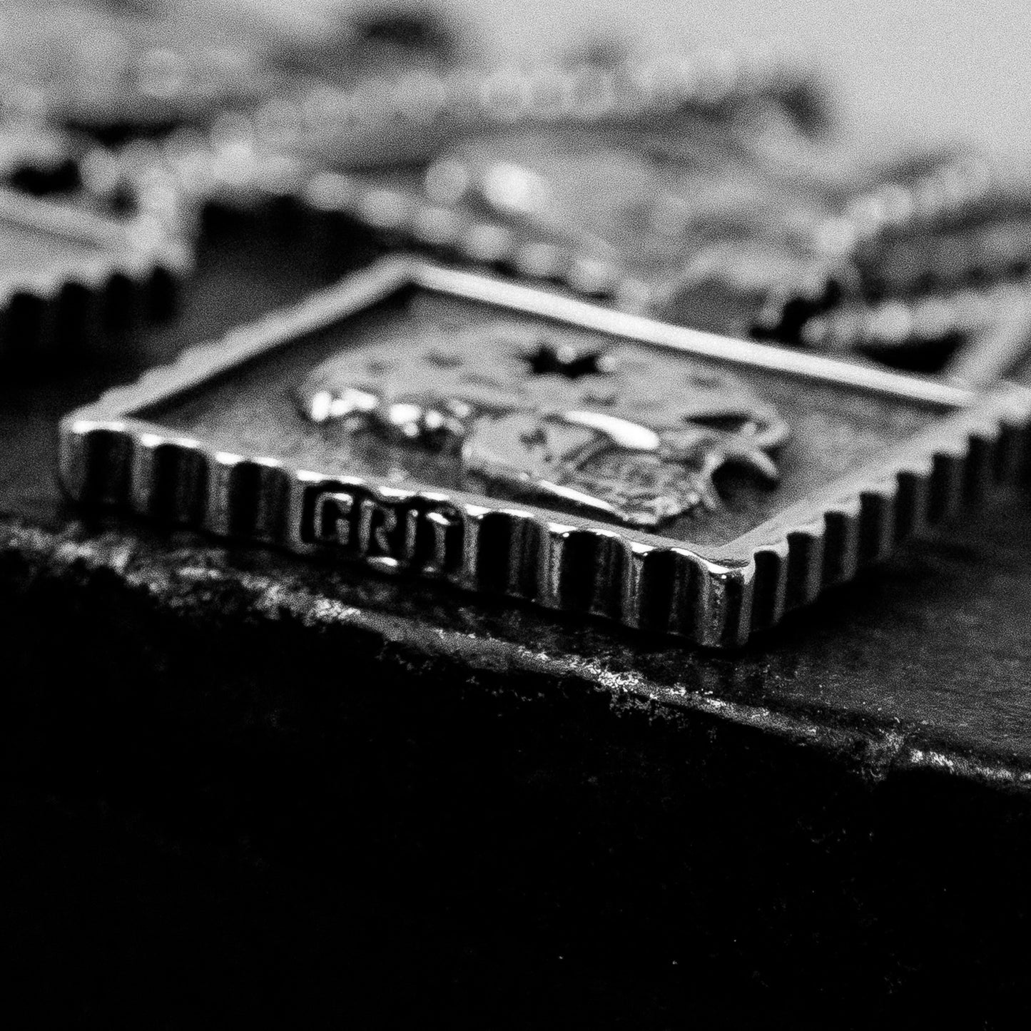 STERLING SILVER 'VISITOR' NECKLACE